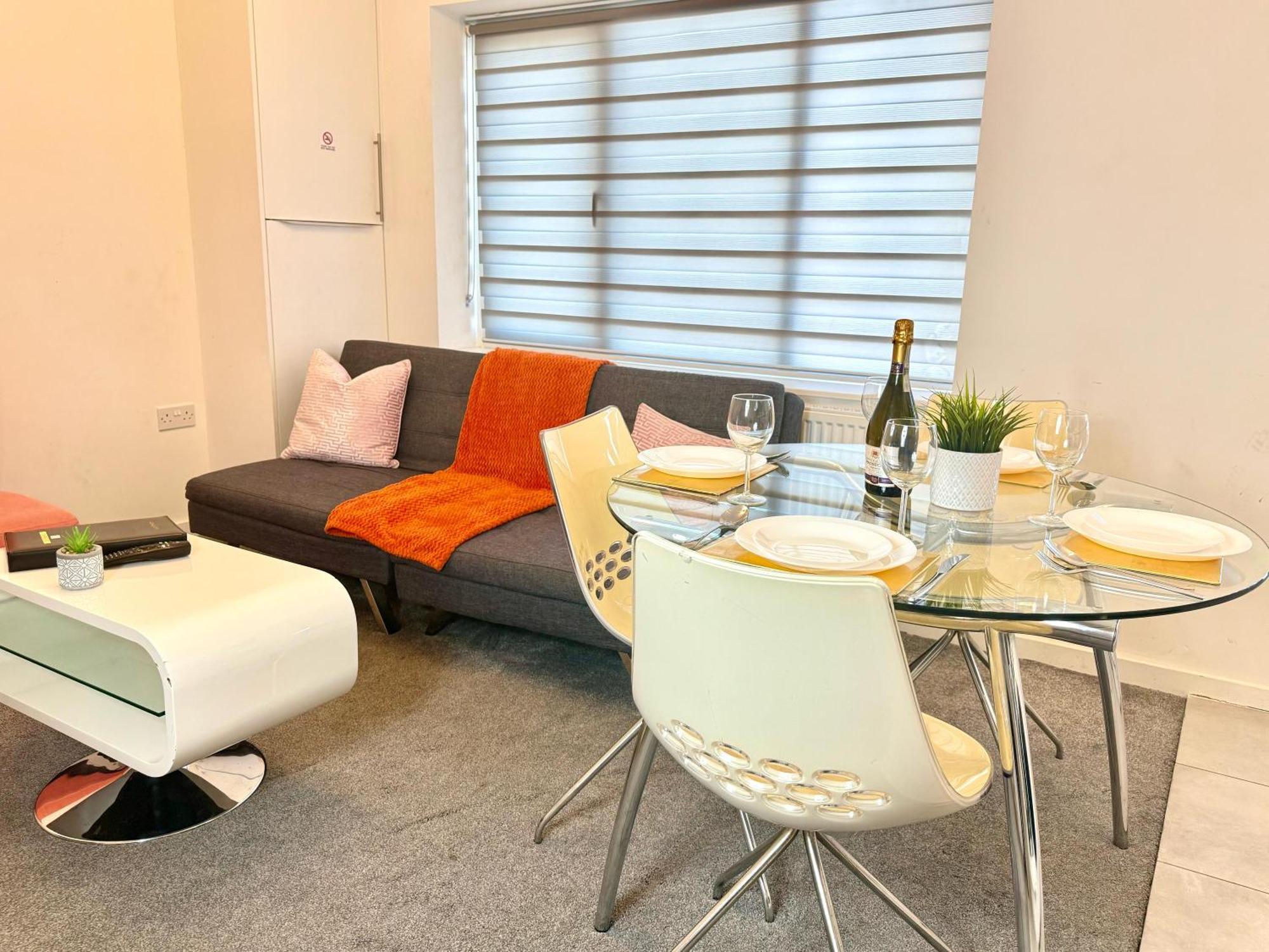 Walnut Flats: Stylish Oxford-Area Apartment with Netflix Kidlington Exterior photo