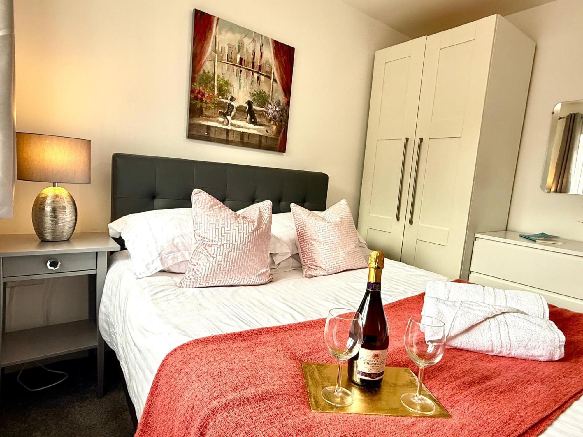 Walnut Flats: Stylish Oxford-Area Apartment with Netflix Kidlington Exterior photo
