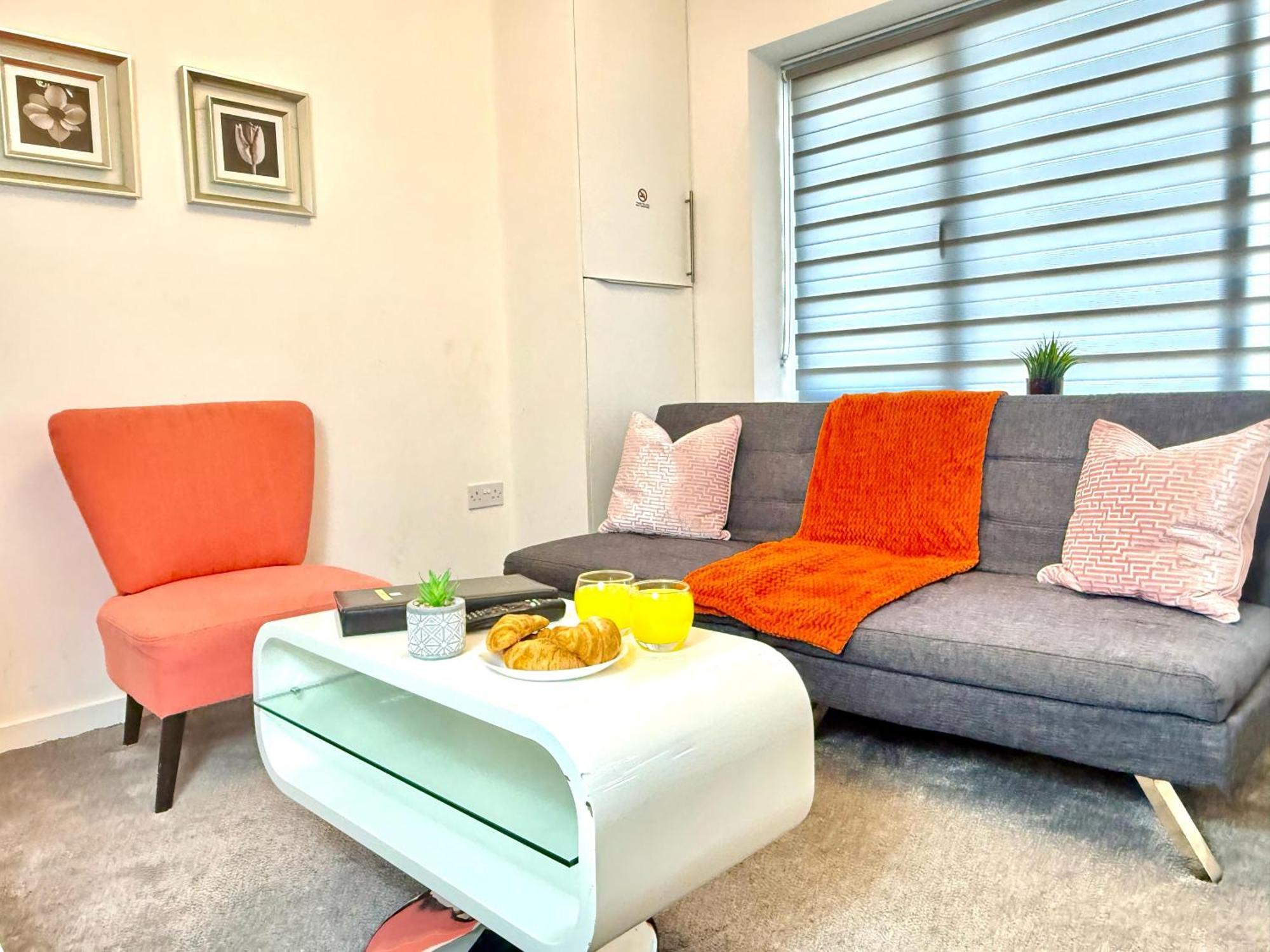 Walnut Flats: Stylish Oxford-Area Apartment with Netflix Kidlington Exterior photo