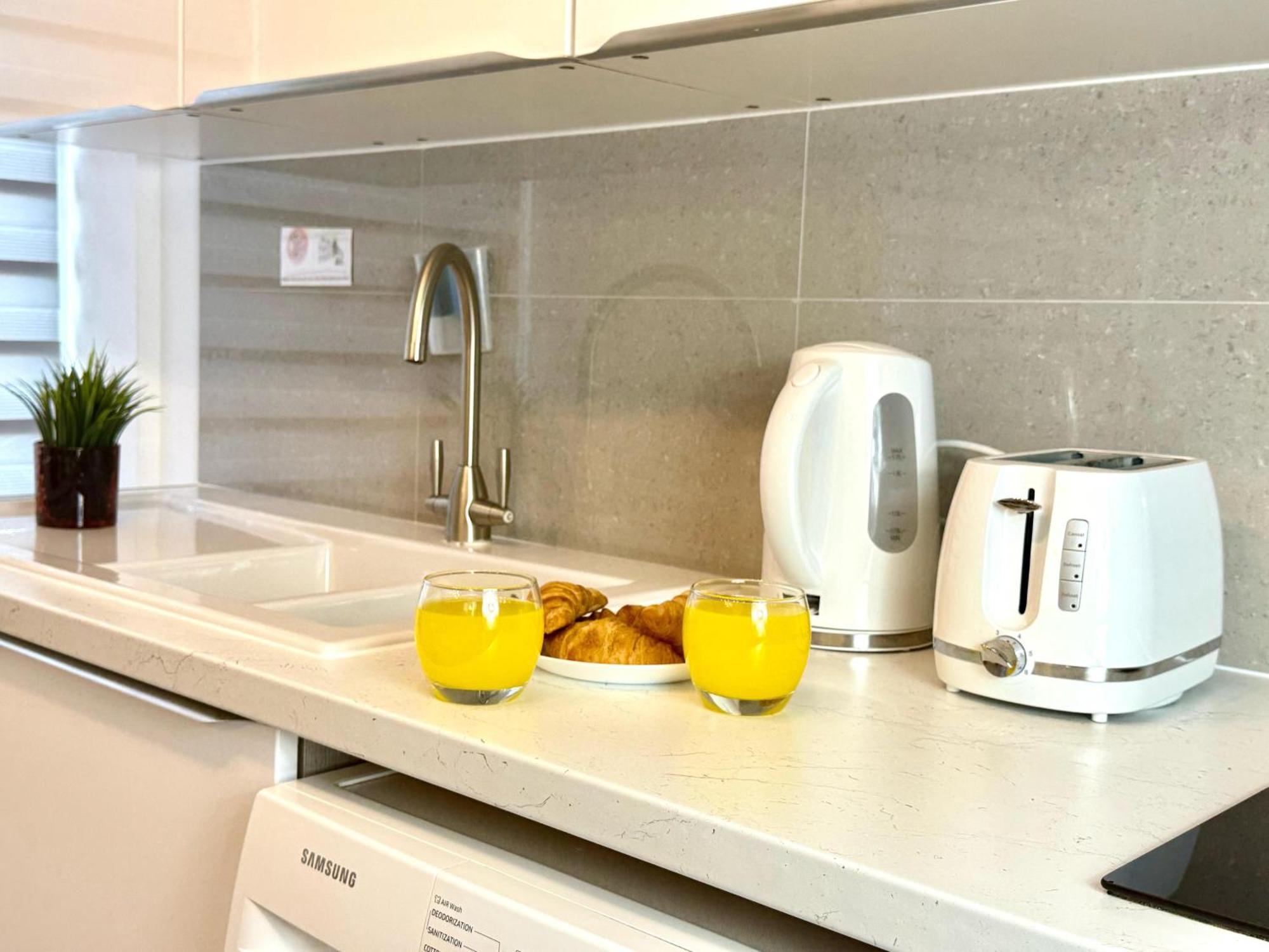 Walnut Flats: Stylish Oxford-Area Apartment with Netflix Kidlington Exterior photo